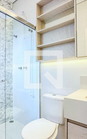 Casa à venda com 229m², 4 quartos e 4 vagas Casa à venda com 229m², 4 quartos e 4 vagasQuarto 3 banheiro