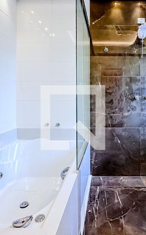 Casa à venda com 229m², 4 quartos e 4 vagas Casa à venda com 229m², 4 quartos e 4 vagasQuarto 2 Banheiro