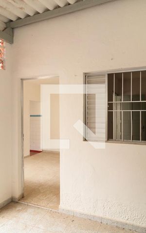 Casa à venda com 100m², 3 quartos e 1 vaga Casa à venda com 100m², 3 quartos e 1 vagaÁrea de Serviço 2