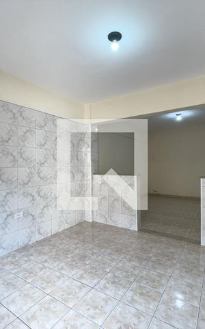 Casa à venda com 323m², 5 quartos e 4 vagas Casa à venda com 323m², 5 quartos e 4 vagasEdícula