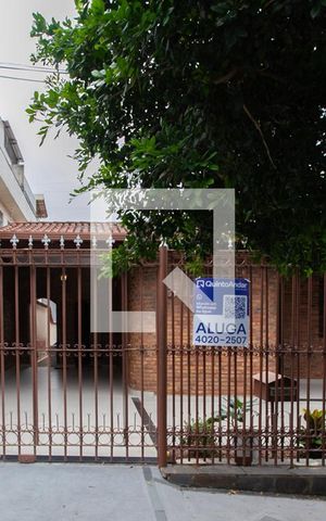 Casa para alugar com 280m², 3 quartos e 2 vagas Casa para alugar com 280m², 3 quartos e 2 vagasFachada