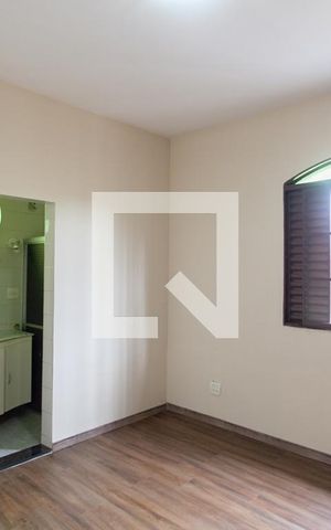 Casa para alugar com 280m², 3 quartos e 2 vagas Casa para alugar com 280m², 3 quartos e 2 vagasSuíte