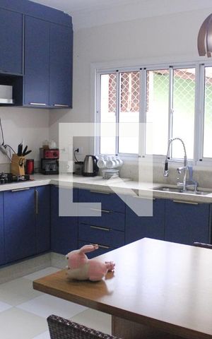 Casa à venda com 260m², 4 quartos e 4 vagasCozinha