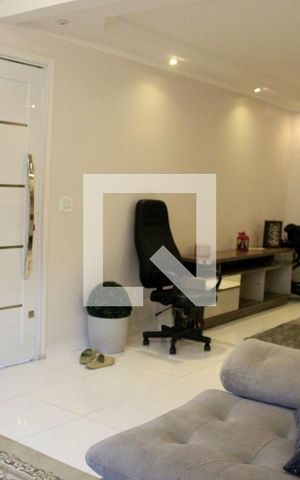 Casa à venda com 260m², 4 quartos e 4 vagasSala