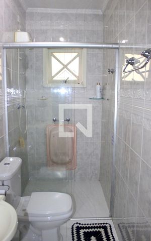 Casa à venda com 260m², 4 quartos e 4 vagasBanheiro da Suíte 2