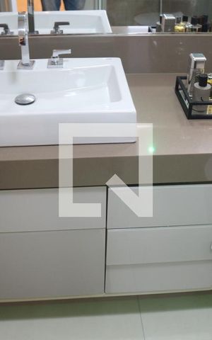 Apartamento à venda com 158m², 3 quartos e 3 vagasBanheiro da Suíte 1