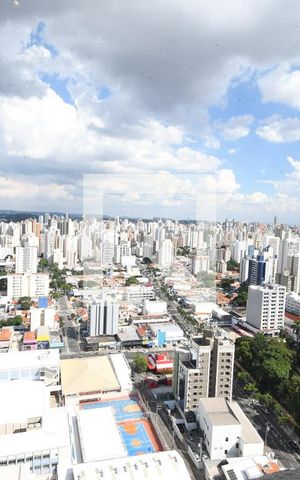 Apartamento à venda com 217m², 3 quartos e 3 vagasQuarto 3 - Vista