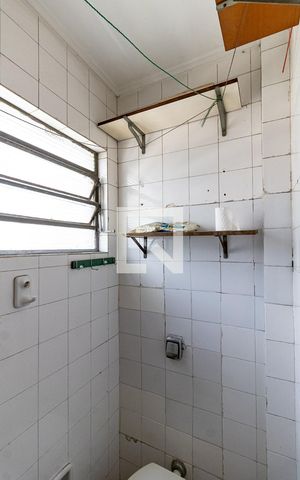 Apartamento para alugar com 100m², 2 quartos e sem vaga Apartamento para alugar com 100m², 2 quartos e sem vagaBanheiro de Serviço