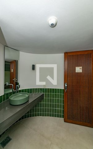 Casa à venda com 845m², 5 quartos e sem vaga Casa à venda com 845m², 5 quartos e sem vagaLavabo