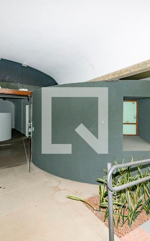 Casa à venda com 845m², 5 quartos e sem vaga Casa à venda com 845m², 5 quartos e sem vagaEntrada