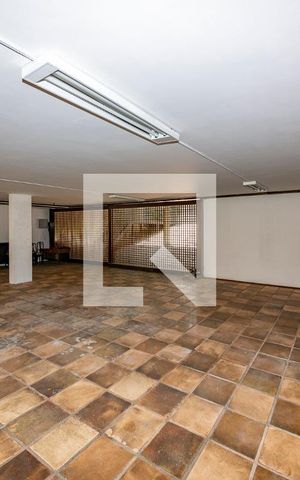 Casa à venda com 845m², 5 quartos e sem vaga Casa à venda com 845m², 5 quartos e sem vagaGaragem