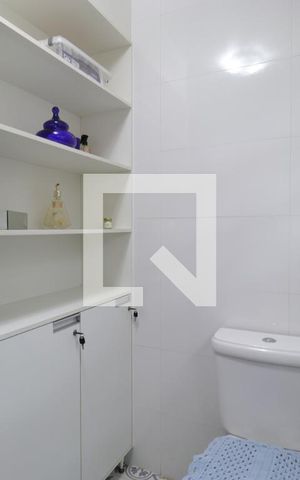 Casa para alugar com 331m², 4 quartos e 4 vagasLavabo