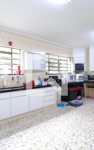 Casa para alugar com 331m², 4 quartos e 4 vagasCozinha