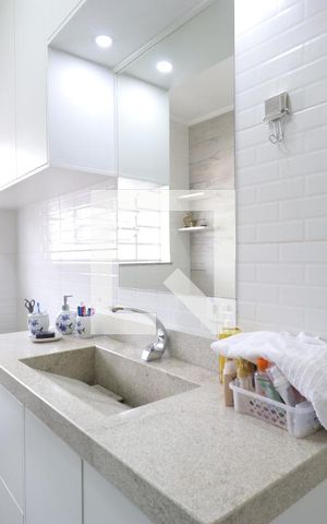 Casa para alugar com 331m², 4 quartos e 4 vagasBanheiro Social
