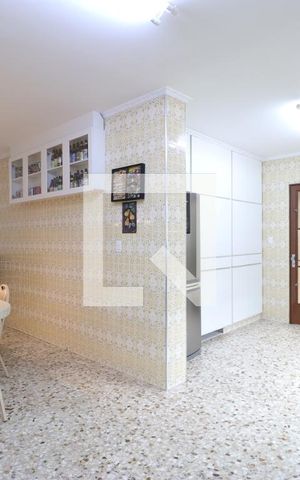 Casa para alugar com 331m², 4 quartos e 4 vagasCozinha