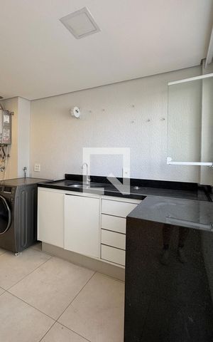 Apartamento à venda com 76m², 2 quartos e 1 vagaÁrea de Serviço