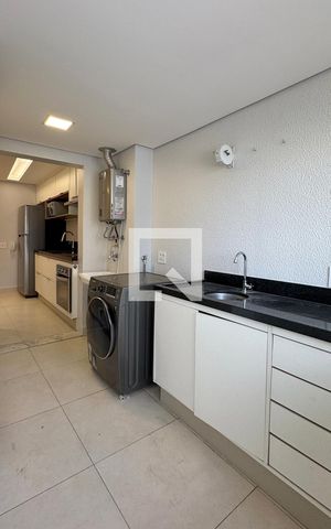 Apartamento à venda com 76m², 2 quartos e 1 vagaÁrea de Serviço