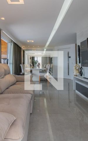 Apartamento à venda com 202m², 4 quartos e 4 vagas Apartamento à venda com 202m², 4 quartos e 4 vagasSala