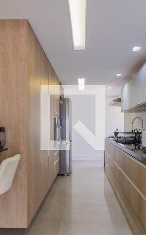Apartamento à venda com 202m², 4 quartos e 4 vagas Apartamento à venda com 202m², 4 quartos e 4 vagasCozinha