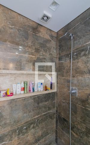 Apartamento à venda com 202m², 4 quartos e 4 vagas Apartamento à venda com 202m², 4 quartos e 4 vagasBanheiro da Suíte 1
