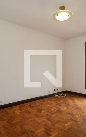 Apartamento à venda com 300m², 4 quartos e 4 vagas Apartamento à venda com 300m², 4 quartos e 4 vagasSuíte 1
