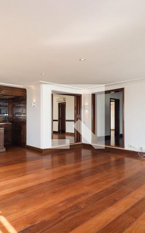 Apartamento à venda com 300m², 4 quartos e 4 vagas Apartamento à venda com 300m², 4 quartos e 4 vagasSala