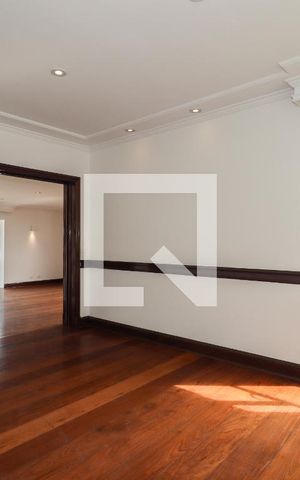 Apartamento à venda com 300m², 4 quartos e 4 vagas Apartamento à venda com 300m², 4 quartos e 4 vagasSala de Jantar