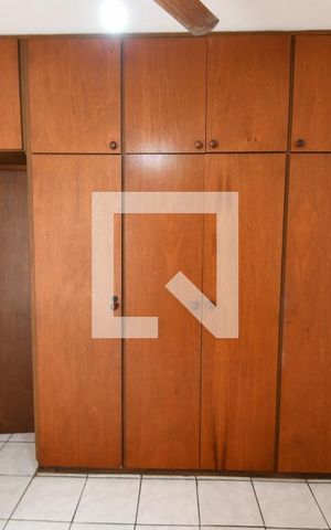 Apartamento para alugar com 35m², 1 quarto e 1 vagaQuarto - Armários