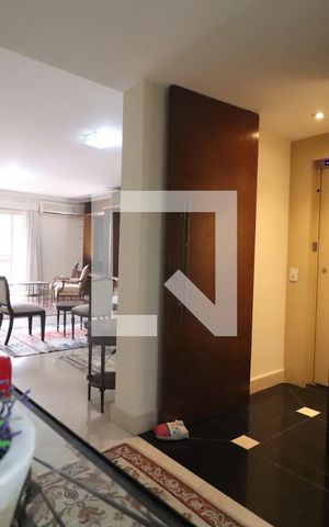 Apartamento à venda com 260m², 3 quartos e 4 vagasEntrada