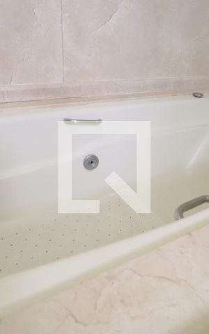 Apartamento à venda com 260m², 3 quartos e 4 vagasBanheiro da Suíte 1