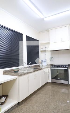 Apartamento à venda com 260m², 3 quartos e 4 vagasCozinha
