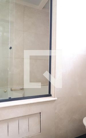 Apartamento à venda com 260m², 3 quartos e 4 vagasBanheiro da Suíte 2