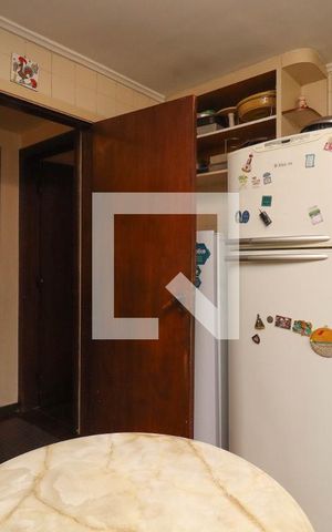 Apartamento à venda com 180m², 4 quartos e 2 vagas Apartamento à venda com 180m², 4 quartos e 2 vagasCozinha