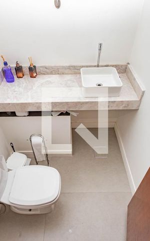 Apartamento à venda com 200m², 3 quartos e 2 vagas Apartamento à venda com 200m², 3 quartos e 2 vagasLavabo