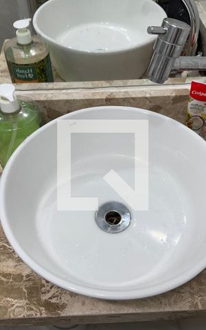 Apartamento à venda com 45m², 2 quartos e sem vaga Apartamento à venda com 45m², 2 quartos e sem vagaBanheiro Social