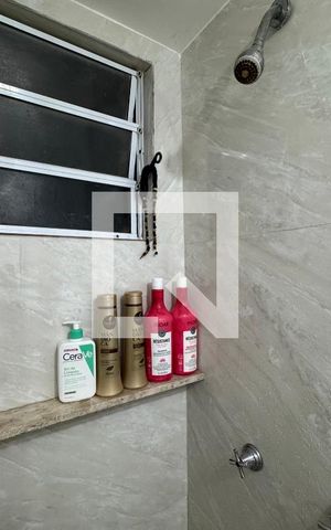 Apartamento à venda com 45m², 2 quartos e sem vaga Apartamento à venda com 45m², 2 quartos e sem vagaBanheiro Social