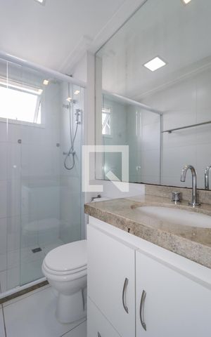 Apartamento para alugar com 57m², 2 quartos e 1 vaga Apartamento para alugar com 57m², 2 quartos e 1 vagaBanheiro da Suíte