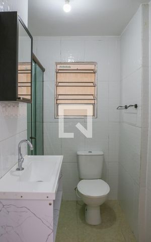 Apartamento para alugar com 44m², 1 quarto e sem vaga Apartamento para alugar com 44m², 1 quarto e sem vagaBanheiro