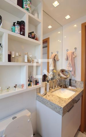 Apartamento à venda com 160m², 4 quartos e 3 vagasBanheiro da Suite 1