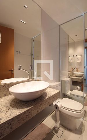Apartamento à venda com 160m², 4 quartos e 3 vagasBanheiro Social