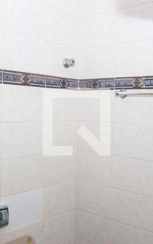 Casa à venda com 250m², 4 quartos e 2 vagas Casa à venda com 250m², 4 quartos e 2 vagasBanheiro da Suíte 1
