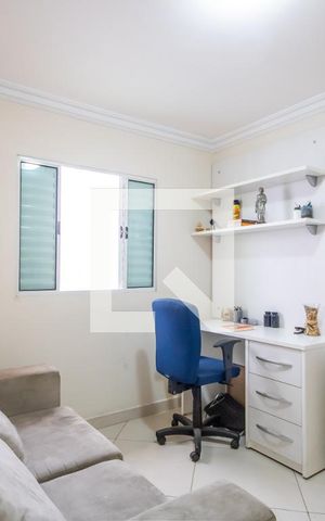 Casa à venda com 200m², 2 quartos e 2 vagas Casa à venda com 200m², 2 quartos e 2 vagasEscritório