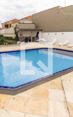 Apartamento à venda com 167m², 3 quartos e 2 vagas Apartamento à venda com 167m², 3 quartos e 2 vagasÁrea comum - Piscina