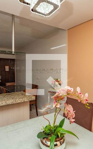 Casa à venda com 250m², 3 quartos e 2 vagas Casa à venda com 250m², 3 quartos e 2 vagasCopa