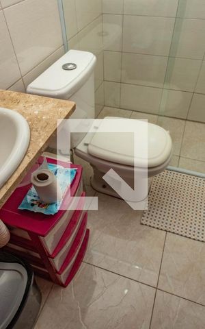 Casa à venda com 250m², 3 quartos e 2 vagas Casa à venda com 250m², 3 quartos e 2 vagasBanheiro 2