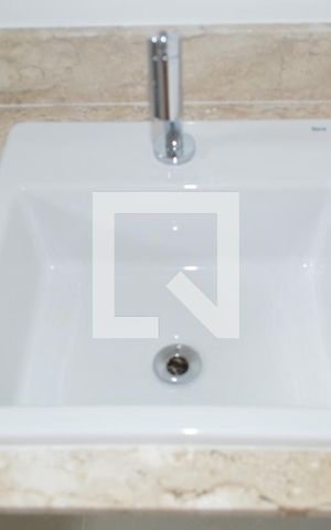 Apartamento à venda com 71m², 2 quartos e 1 vagaBanheiro da Suíte 1