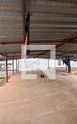 Casa à venda com 360m², 3 quartos e 3 vagas Casa à venda com 360m², 3 quartos e 3 vagasÁrea externa
