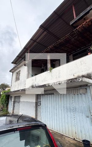 Casa à venda com 360m², 3 quartos e 3 vagas Casa à venda com 360m², 3 quartos e 3 vagasÁrea externa