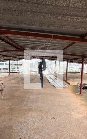 Casa à venda com 360m², 3 quartos e 3 vagas Casa à venda com 360m², 3 quartos e 3 vagasÁrea externa