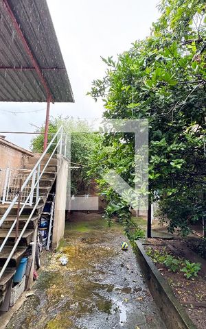 Casa à venda com 360m², 3 quartos e 3 vagas Casa à venda com 360m², 3 quartos e 3 vagasÁrea externa
